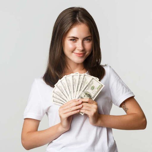 Chica del testimonio 3 señalando